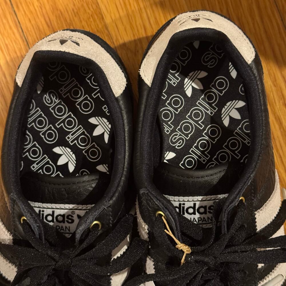 NWT Adidas Originals Japan Low Top Sneaker Size 7.5 Women Black White Gold - Picture 9 of 10